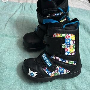Kids Burton Grom snowboard boots